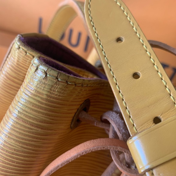 SOLD Authentic Louis Vuitton Noe Epi - Picture 2 of 16